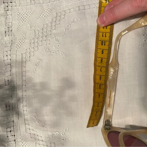 1950s mimics mother of pearl Cat-Eye Sunglasses with Red Lenses - Picture 3 of 9